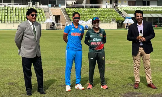 Harmanpreet Kaur Slammed Umpires During Bangladesh Match, And Twitter Is Split On It