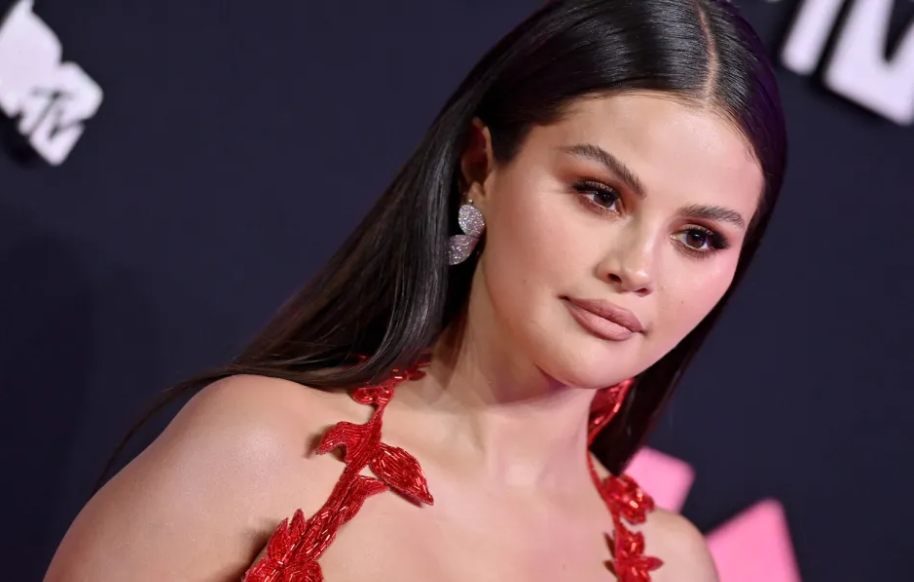 Selena Gomez announces her decision to delete her Instagram account amid ongoing trolling but later removes the post.