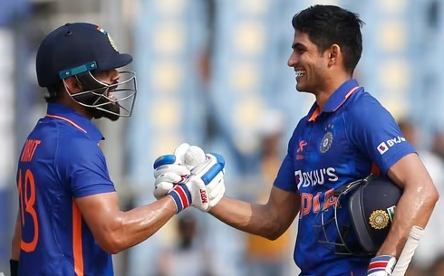 Virat Kohli intervenes at Wankhede to stop the crowd from chanting ‘Sara Sara’ and points at Shubman Gill; the result is box office.