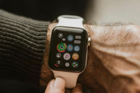 Car Collides with 82-Year-Old Elderly! Apple Watch Saves Life Like This, Learn How